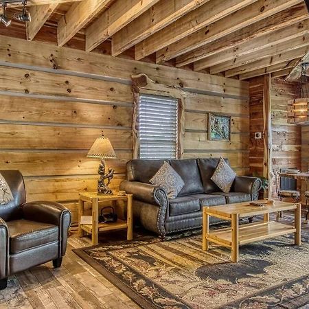 The Log Castle~Stunning Mountain Views~Hot Tub Villa Sevierville Exterior photo