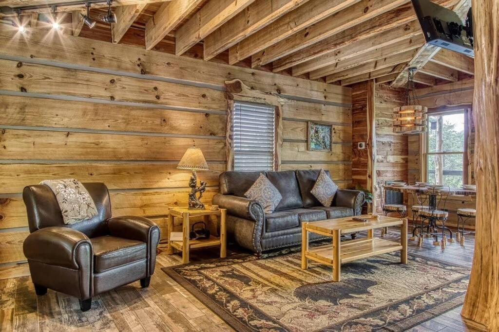 The Log Castle~Stunning Mountain Views~Hot Tub Villa Sevierville Exterior photo