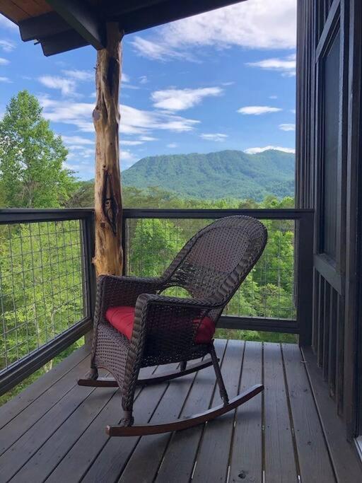 The Log Castle~Stunning Mountain Views~Hot Tub Villa Sevierville Exterior photo